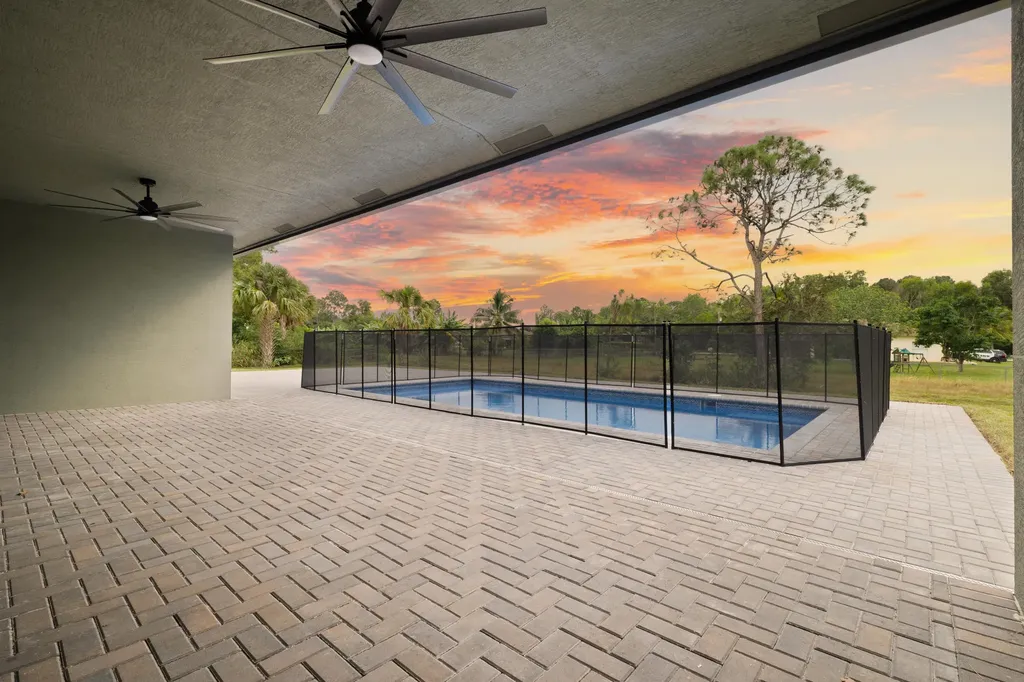 15587 79th Court N The Acreage FL 33470