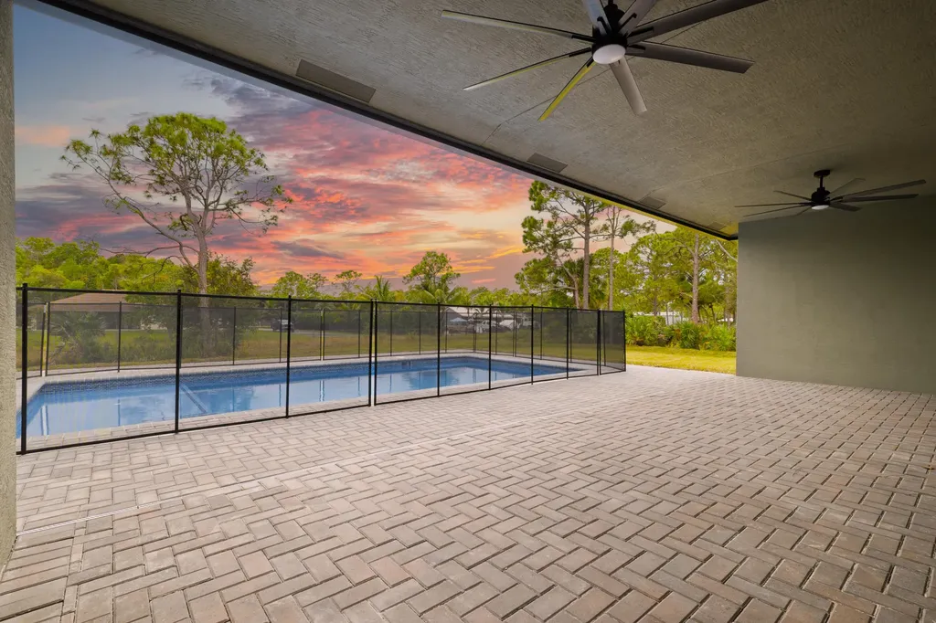 15587 79th Court N The Acreage FL 33470
