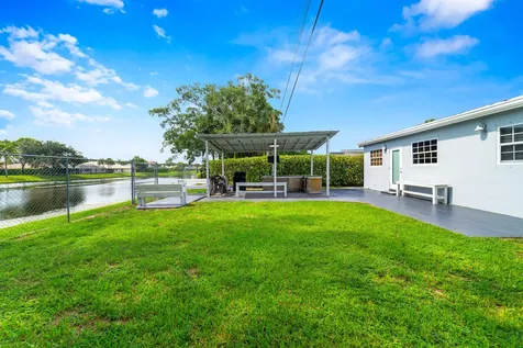 735 Hibiscus Drive Royal Palm Beach FL 33411