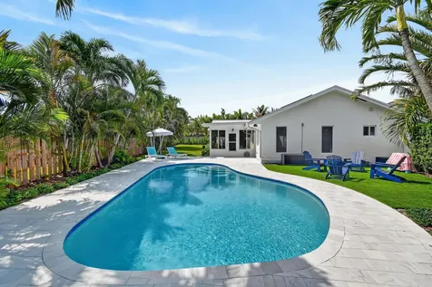46 Dogwood Ridge Tequesta FL 33469