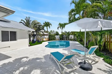 46 Dogwood Ridge Tequesta FL 33469