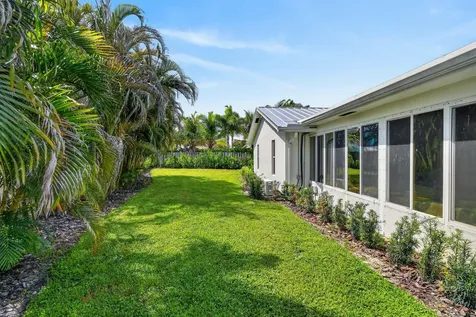 46 Dogwood Ridge Tequesta FL 33469