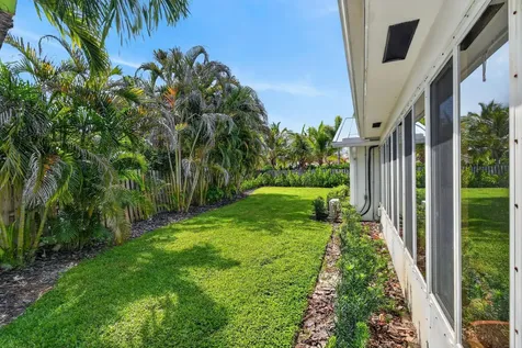 46 Dogwood Ridge Tequesta FL 33469