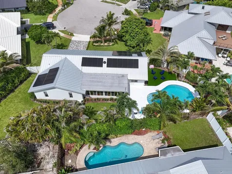 46 Dogwood Ridge Tequesta FL 33469