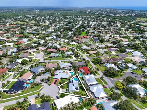 46 Dogwood Ridge Tequesta FL 33469