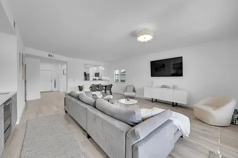 210 Captains Walk Delray Beach FL 33483
