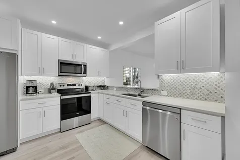 210 Captains Walk Delray Beach FL 33483