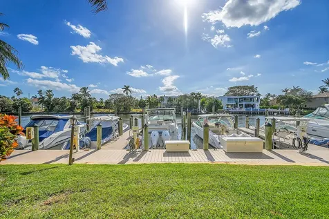 210 Captains Walk Delray Beach FL 33483
