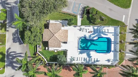 210 Captains Walk Delray Beach FL 33483