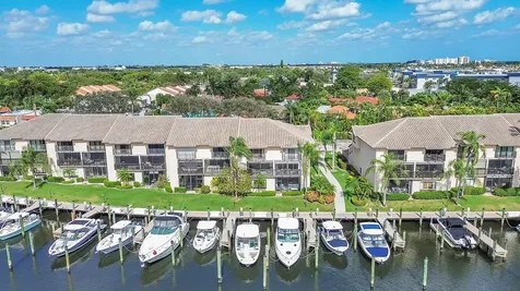 210 Captains Walk Delray Beach FL 33483
