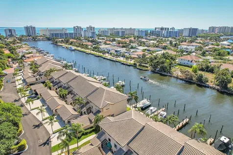 210 Captains Walk Delray Beach FL 33483