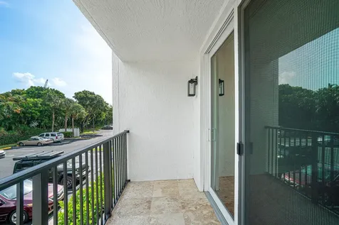 1013 Villa Circle Boynton Beach FL 33435