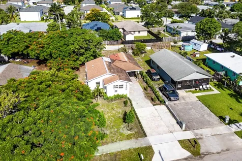 230 SW 6th Avenue Delray Beach FL 33444