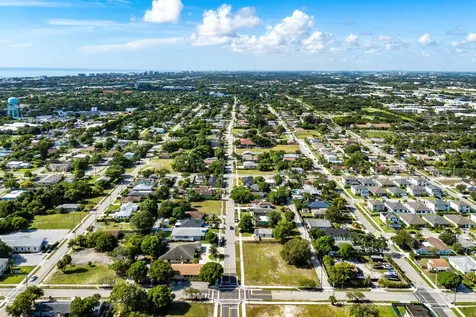 230 SW 6th Avenue Delray Beach FL 33444