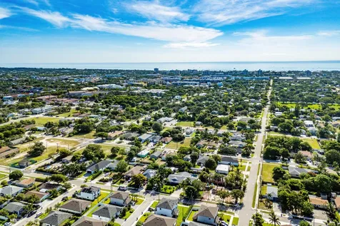 230 SW 6th Avenue Delray Beach FL 33444