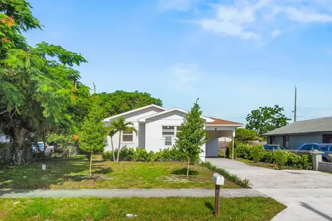230 SW 6th Avenue Delray Beach FL 33444