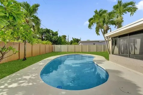 4360 NE 13th Avenue Oakland Park FL 33334