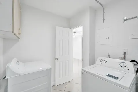 4360 NE 13th Avenue Oakland Park FL 33334