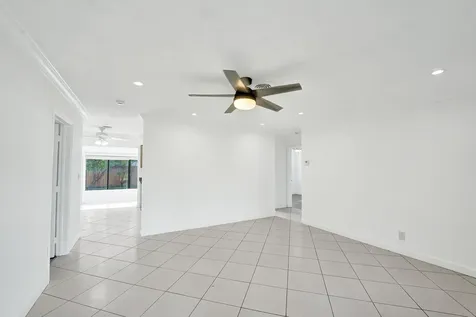 4360 NE 13th Avenue Oakland Park FL 33334
