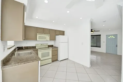 4360 NE 13th Avenue Oakland Park FL 33334