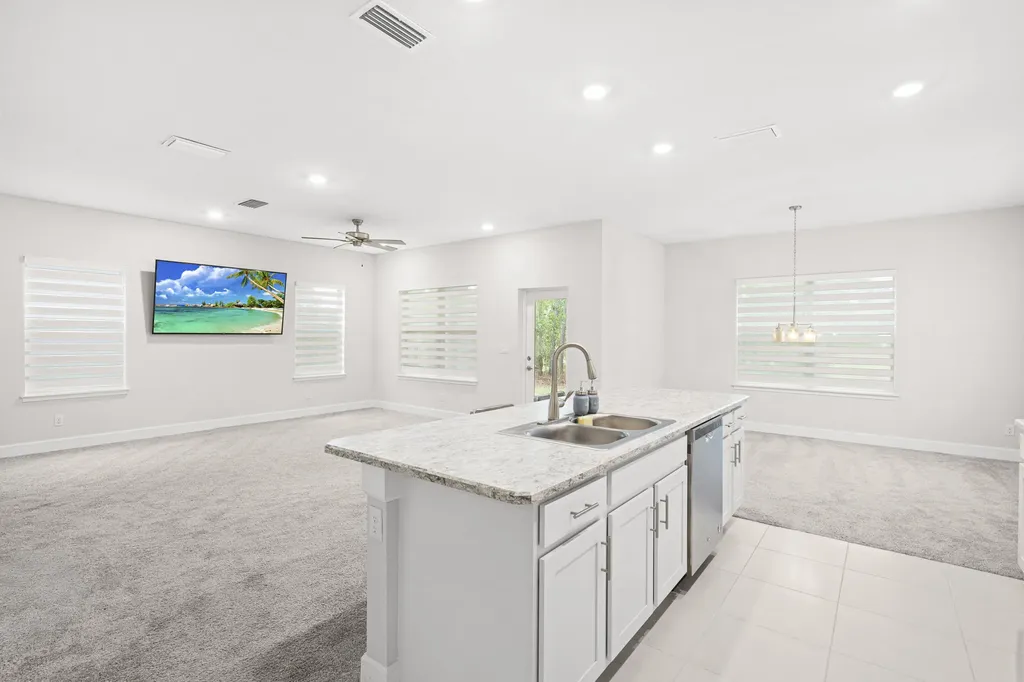 692 NE Turtleback Trail Port St Lucie FL 34983