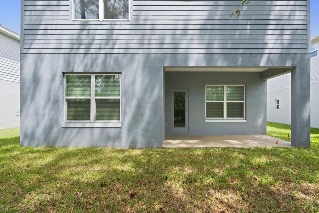 692 NE Turtleback Trail Port St Lucie FL 34983