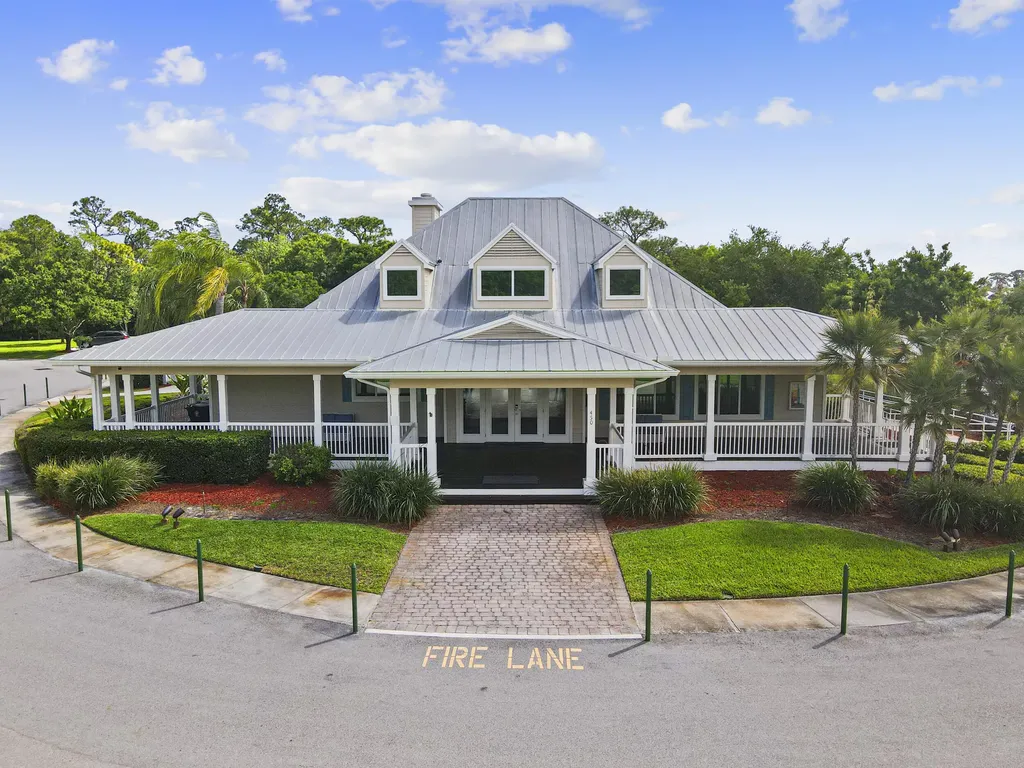 692 NE Turtleback Trail Port St Lucie FL 34983