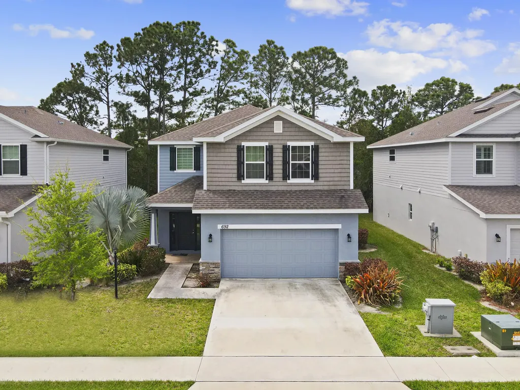 692 NE Turtleback Trail Port St Lucie FL 34983
