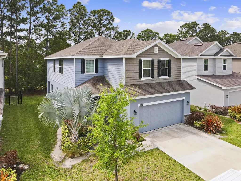 692 NE Turtleback Trail Port St Lucie FL 34983