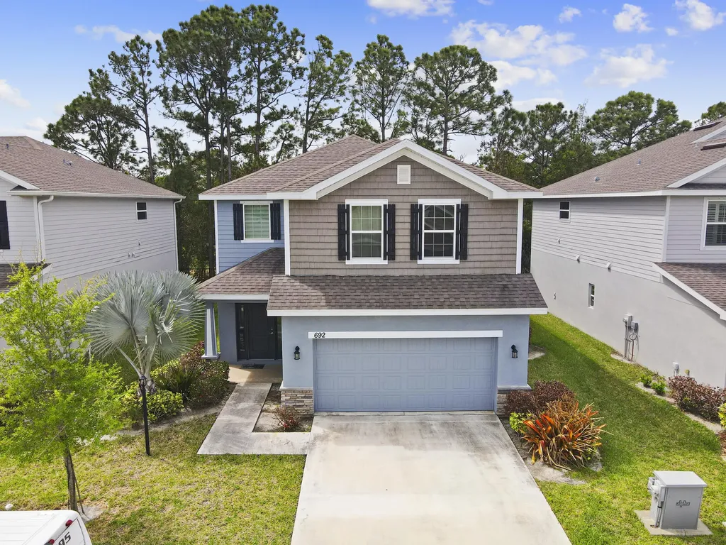 692 NE Turtleback Trail Port St Lucie FL 34983