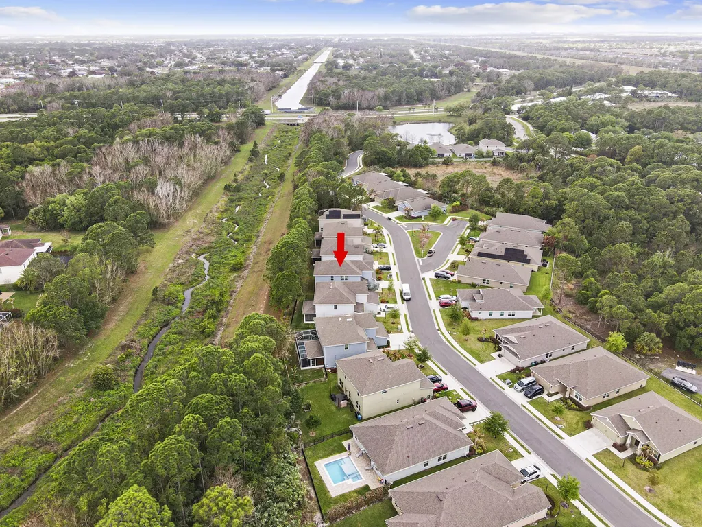 692 NE Turtleback Trail Port St Lucie FL 34983