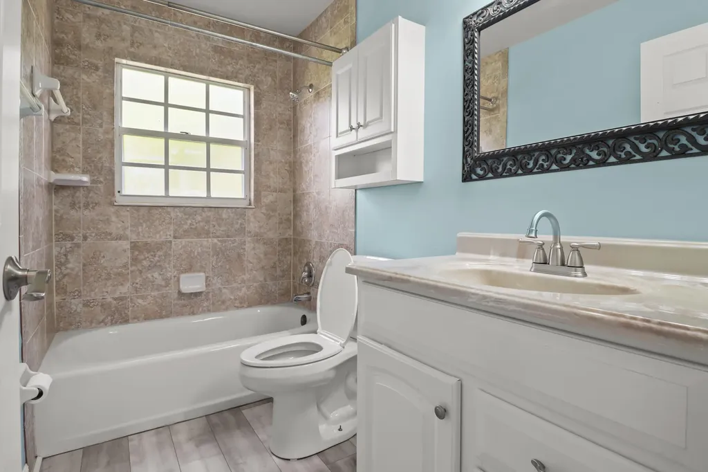 610 NW Billiar Avenue Port St Lucie FL 34983