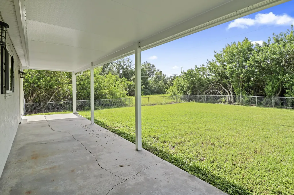 610 NW Billiar Avenue Port St Lucie FL 34983