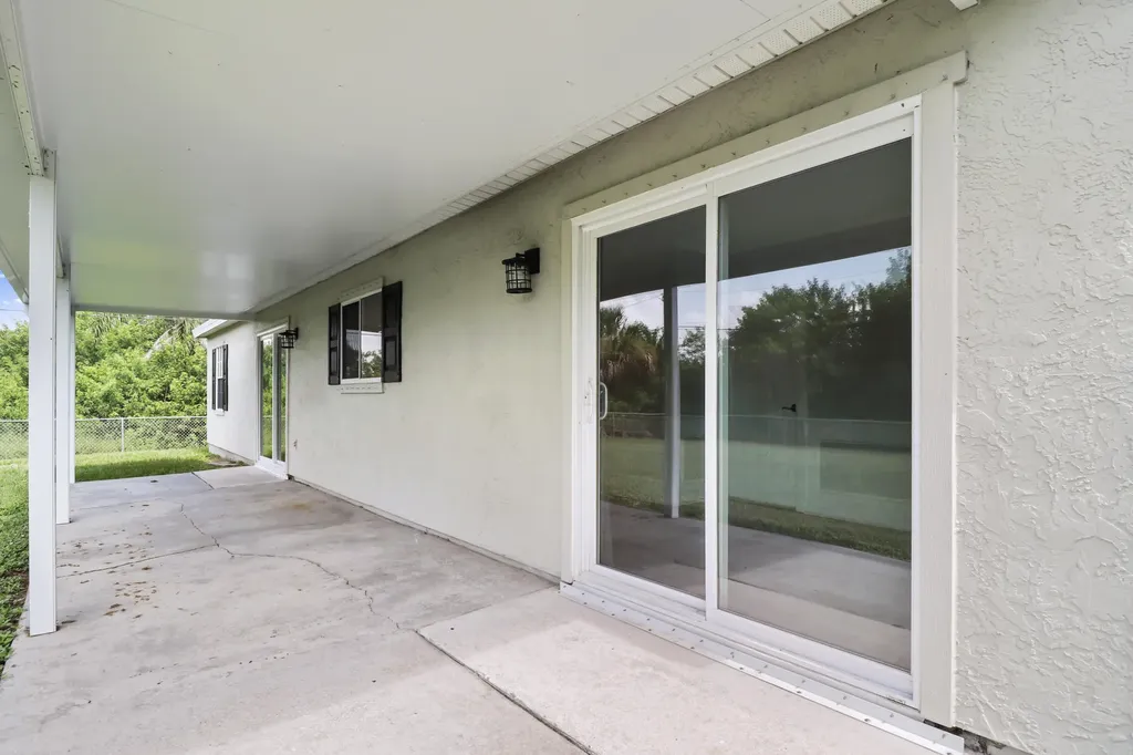 610 NW Billiar Avenue Port St Lucie FL 34983
