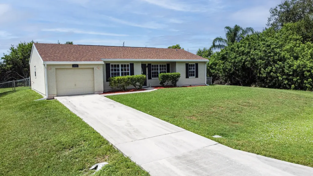610 NW Billiar Avenue Port St Lucie FL 34983