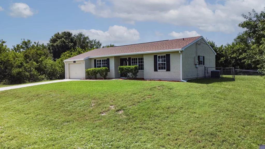 610 NW Billiar Avenue Port St Lucie FL 34983
