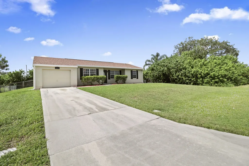 610 NW Billiar Avenue Port St Lucie FL 34983