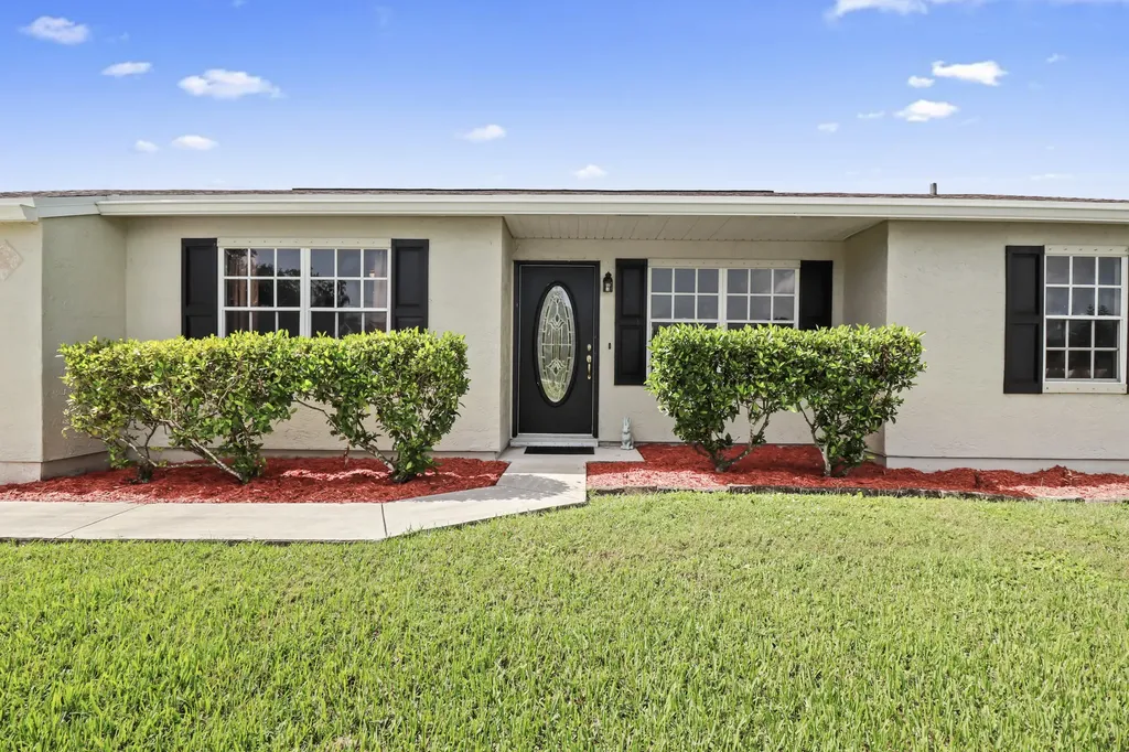 610 NW Billiar Avenue Port St Lucie FL 34983