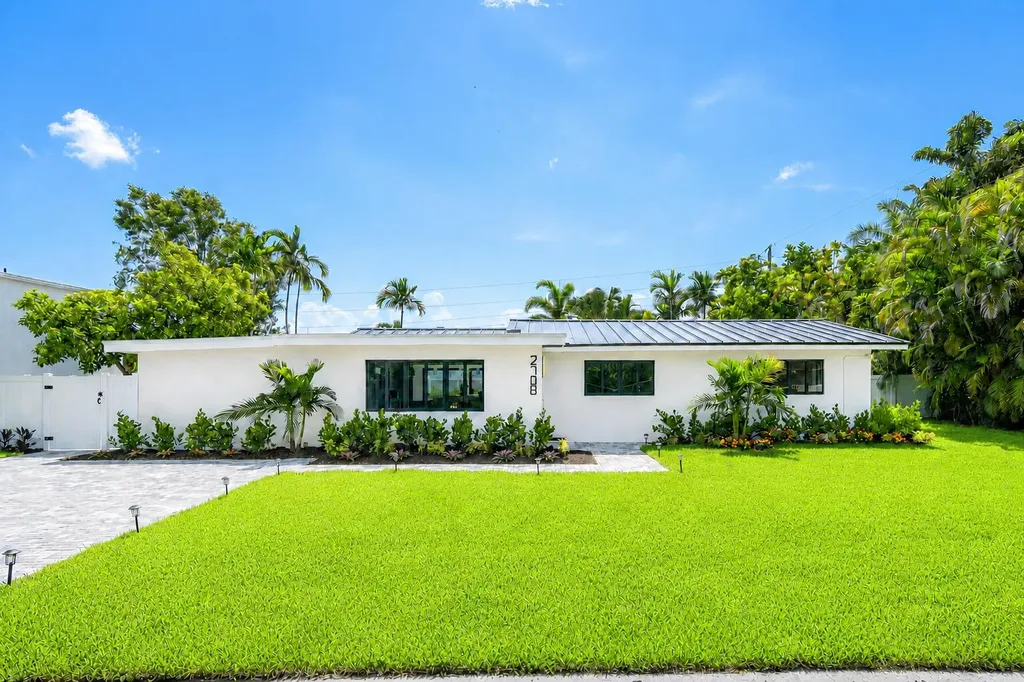 Wilton Manors FL, 2708 NE 1st Avenue