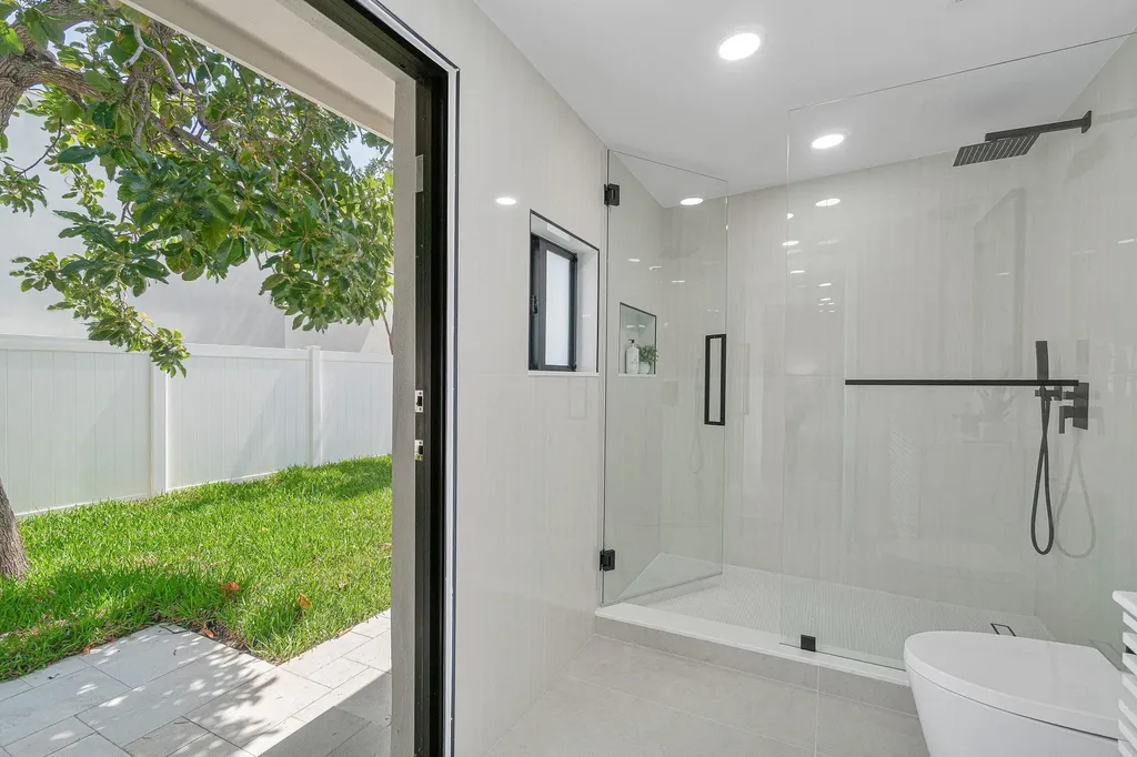 2708 NE 1st Avenue Wilton Manors FL 33334