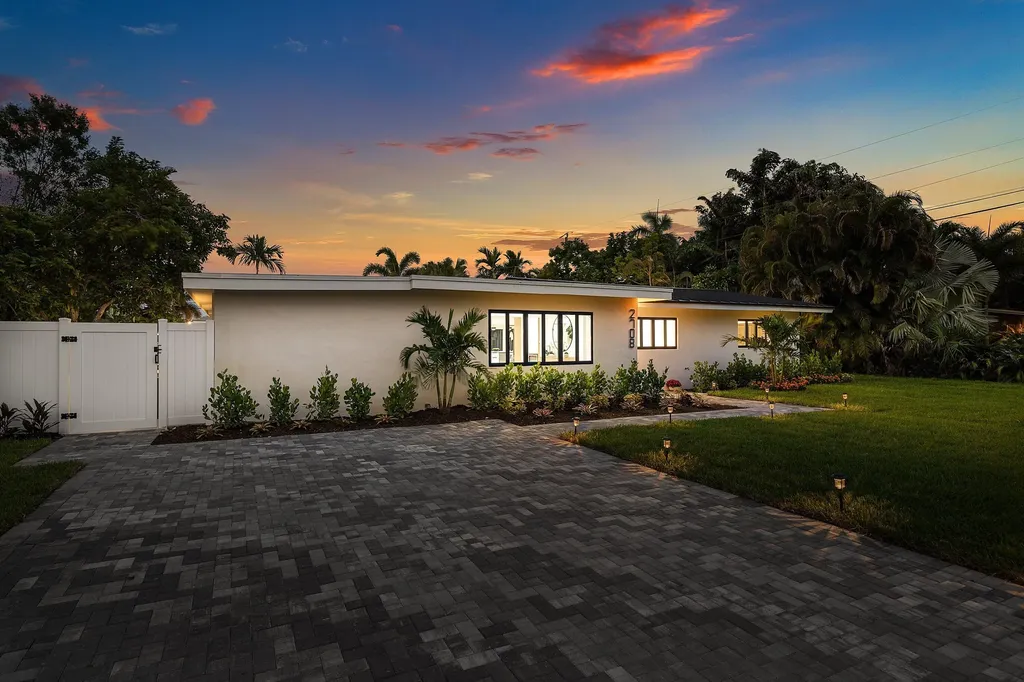 2708 NE 1st Avenue Wilton Manors FL 33334