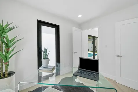 2708 NE 1st Avenue Wilton Manors FL 33334