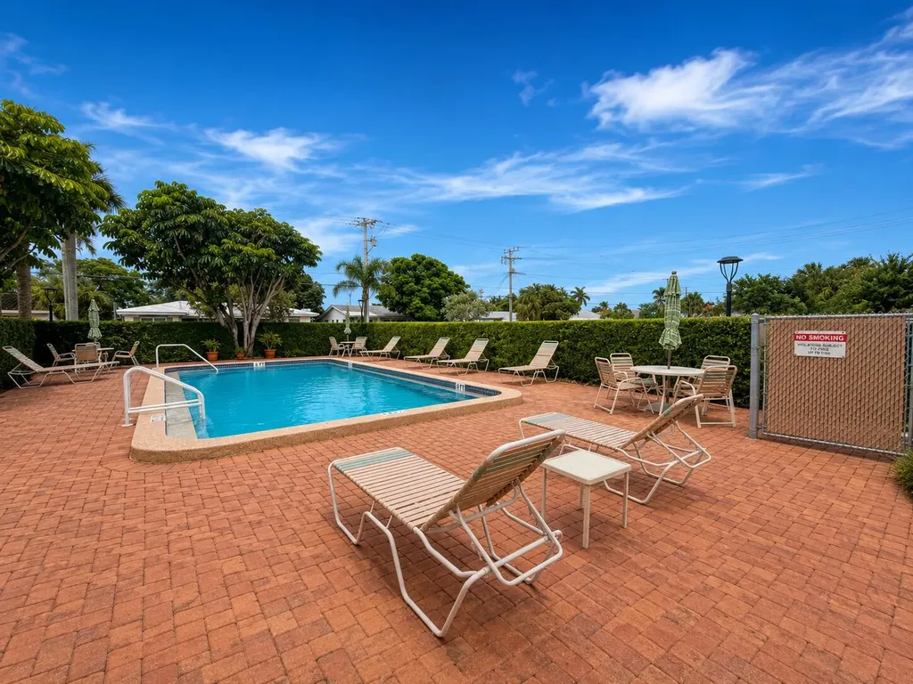 2400 NE 10th Street Pompano Beach FL 33062