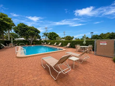 2400 NE 10th Street Pompano Beach FL 33062
