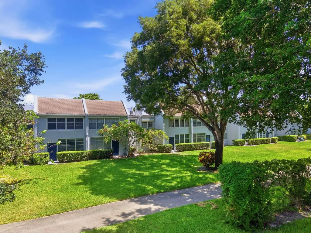 2960 SW 22nd Avenue Delray Beach FL 33445