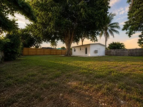 5264 NE 20th Avenue Pompano Beach FL 33064