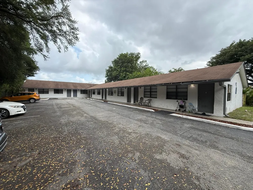 2316 Monroe Street Hollywood FL 33020