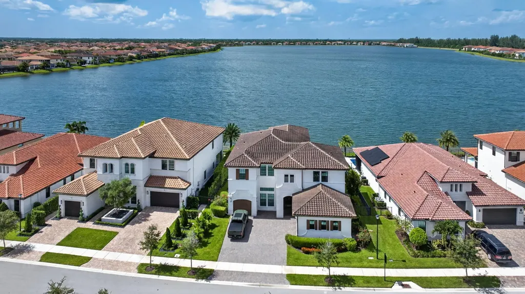 12450 N Parkland Bay Trail Parkland FL 33076