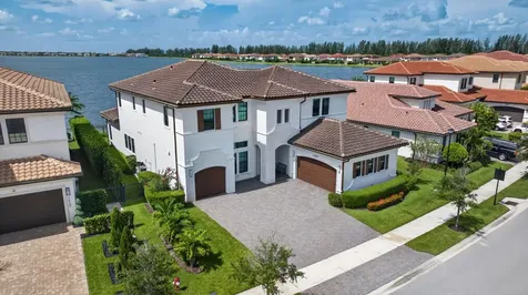12450 N Parkland Bay Trail Parkland FL 33076
