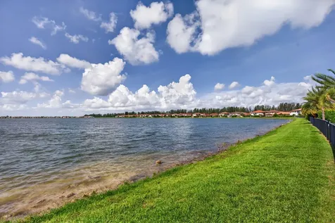 12450 N Parkland Bay Trail Parkland FL 33076
